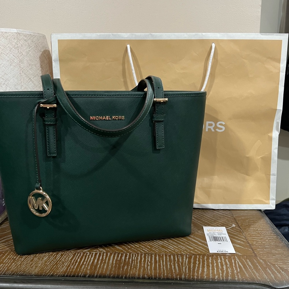 IMMACULATE MK BAG 💚